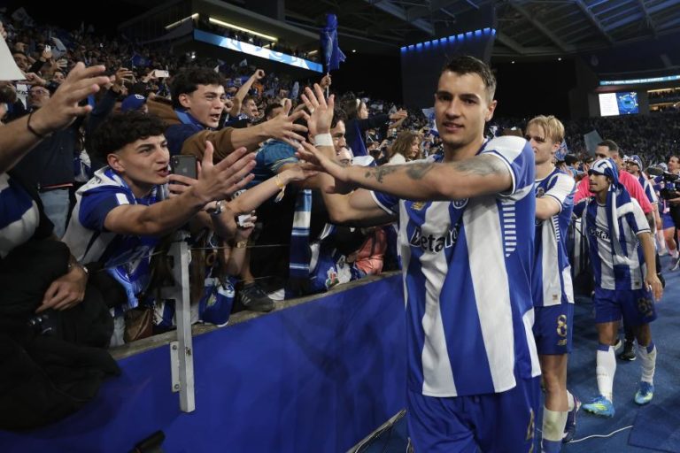 FC Porto exerce opção de compra definitiva sobre Jakub Kiwior