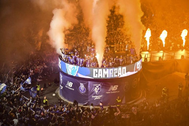 Ruas na baixa do Porto cortadas no sábado para a festa do FC Porto