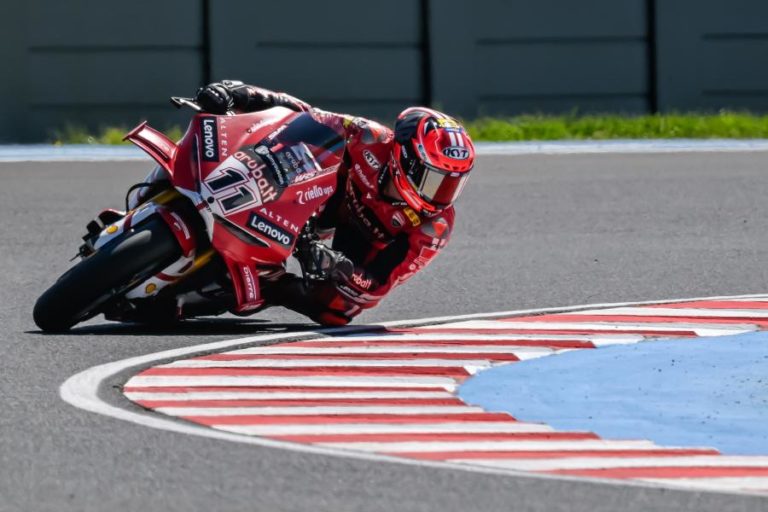 Nicolò Bulega alarga recorde no Mundial de Superbikes