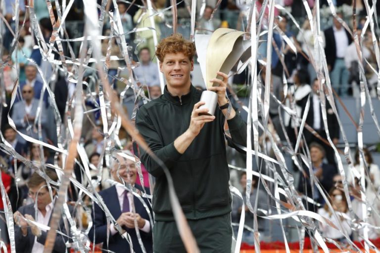 Jannik Sinner ‘arrasa’ Alexander Zverev e vence Masters 1.000 de Madrid