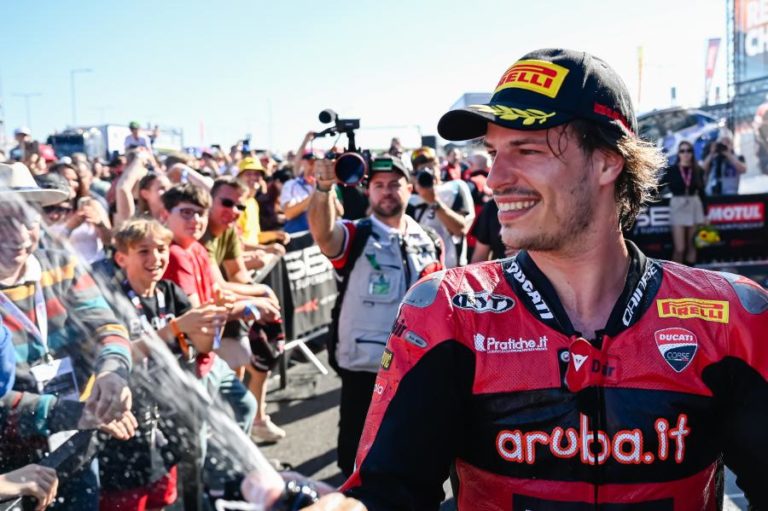 Nicolo Bulega venceu segunda corrida de Superbikes na Hungria