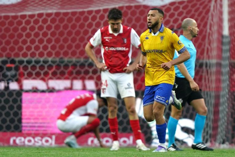 I Liga: Sporting de Braga empata com Estoril Praia antes de visitar Friburgo