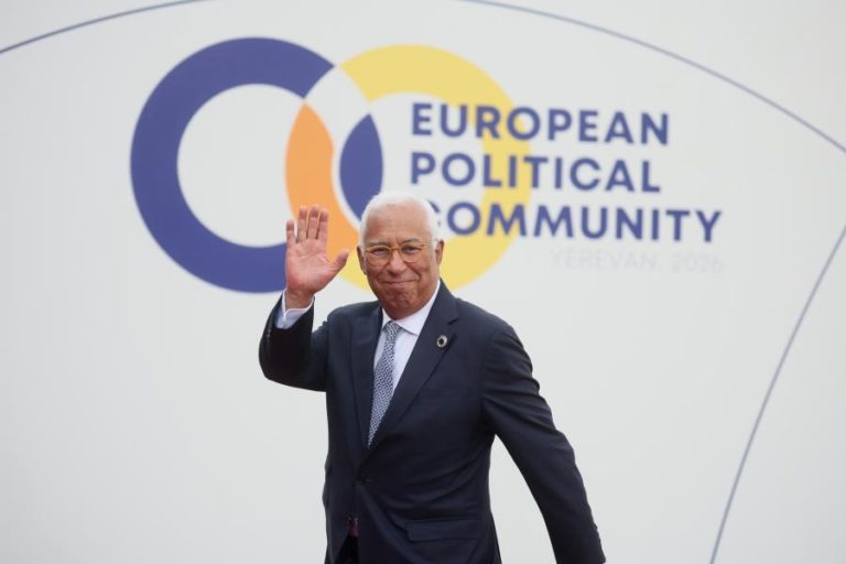 Costa promete apoio à Ucrânia e reforço da pressão sobre a Rússia