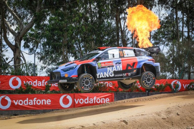 Rali Portugal: Baltar congrega “bichinho” de milhares no ‘shakedown’ de Neuville