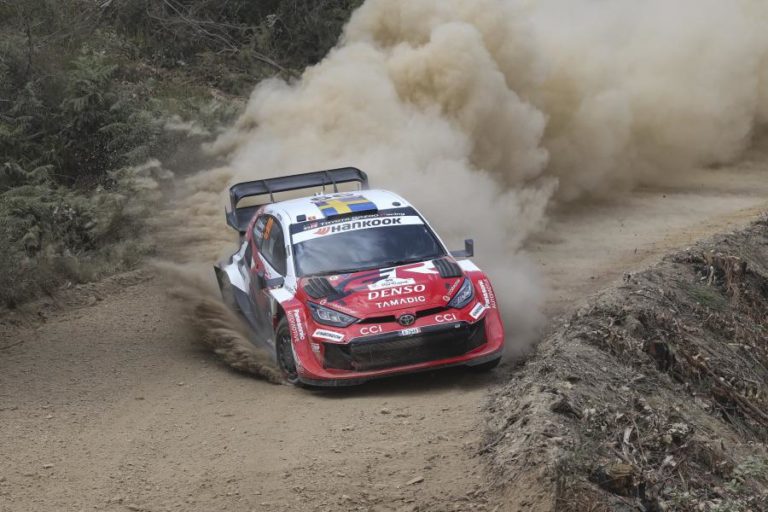 Oliver Solberg lidera após primeiro dia do Rali de Portugal