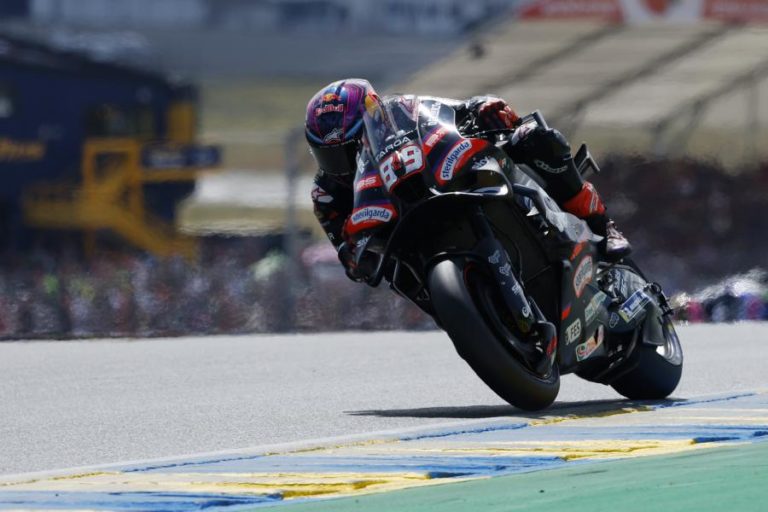 Jorge Martin vence corrida sprint de MotoGP em França e Márquez lesiona-se