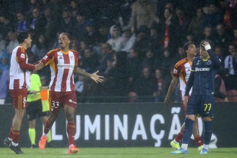 AVS derrota FC Porto e impede campeão de igualar recorde de pontos na I Liga