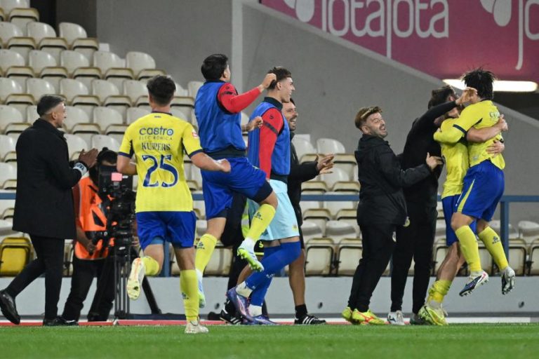 Gil Vicente perde por 3-1 com Arouca mas mantém-se na luta pelo quinto lugar