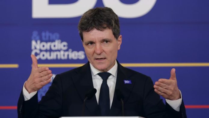 47097103.jpg