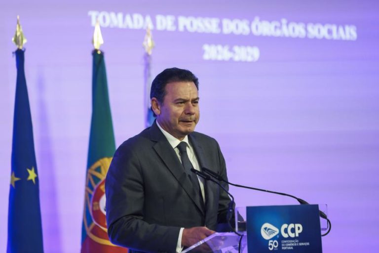 Montenegro acredita que PS e Chega estão disponíveis para negociar legislação laboral