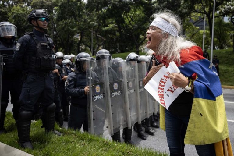 ONG recomenda ao Governo da Venezuela desmilitarizar a sociedade