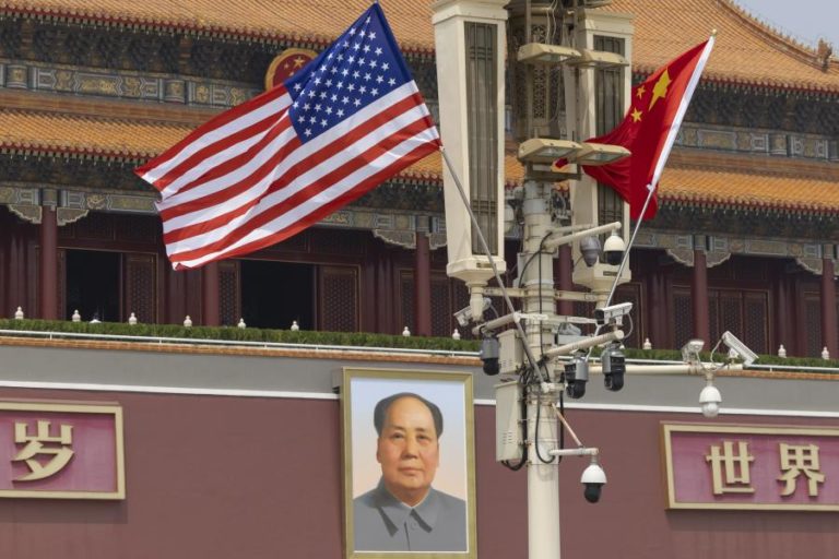China pede cessar-fogo no Irão e reabertura de Ormuz durante cimeira com Trump