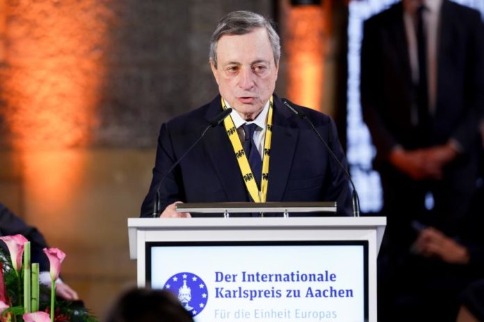 47102130.jpg