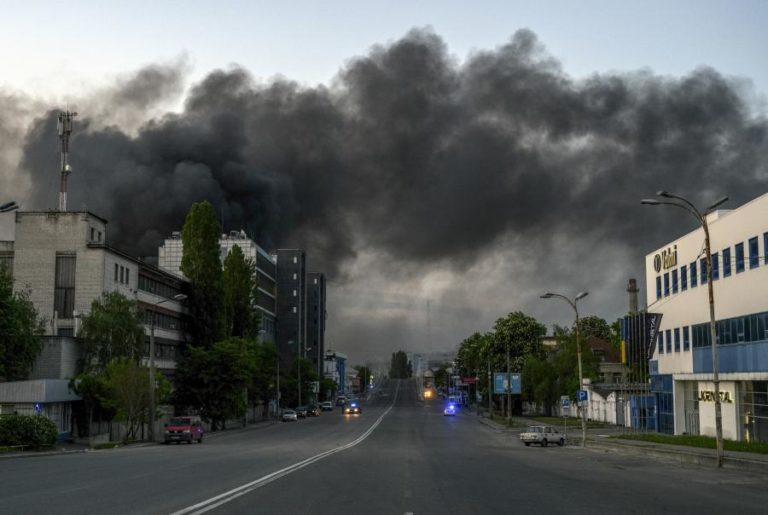 Ucrânia: Ataque russo contra Kiev faz pelo menos cinco mortos e mais de 40 feridos