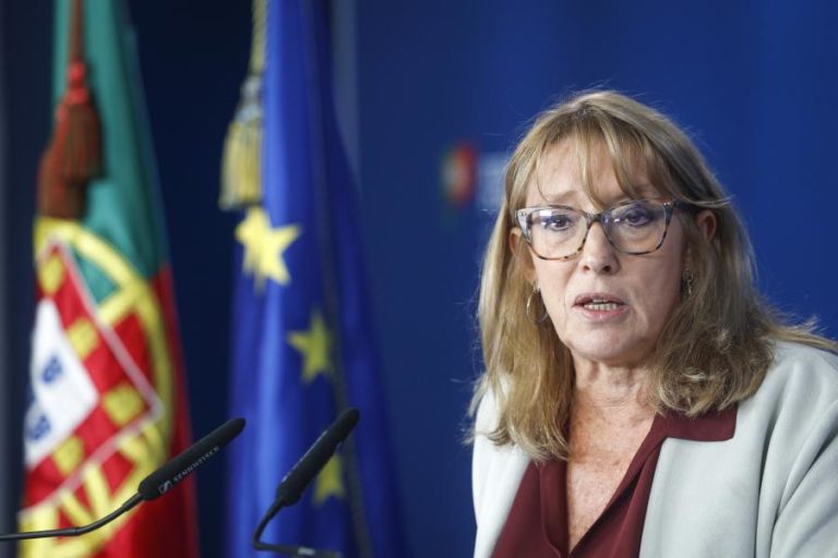 Ministra do Trabalho diz que reforma laboral defende conciliação trabalho-família