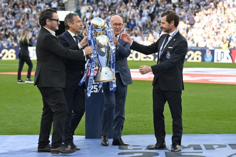 FC Porto campeão: Villas-Boas quer manter “peças principais” mas admite renovar plantel