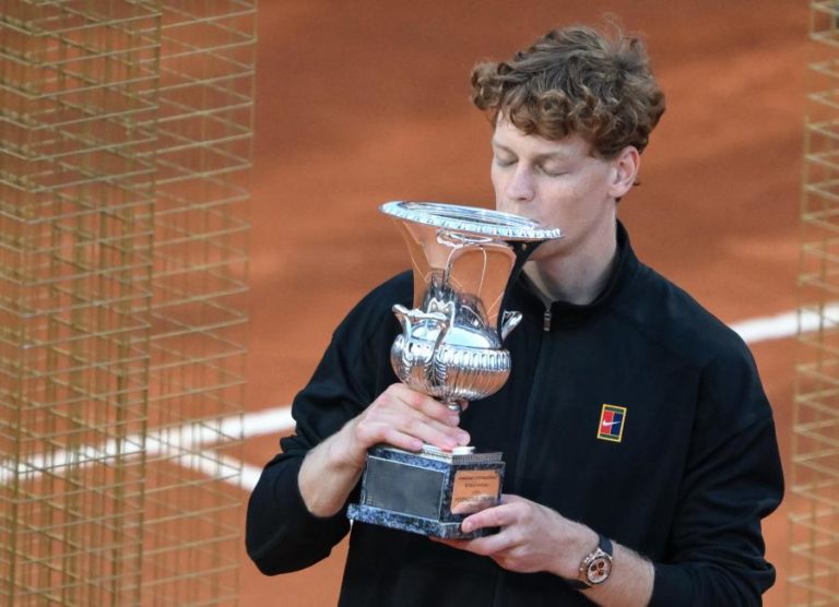 Sinner completa semana histórica no ténis com conquista do Masters 1.000 de Roma