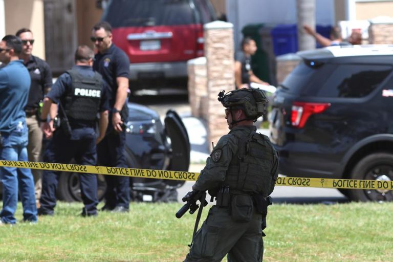 Atacante da mesquita de San Diego roubou três armas da casa da mãe