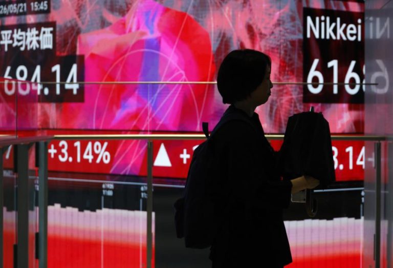 Nikkei quebra recorde e ultrapassa os 65.000 pontos na bolsa de Tóquio