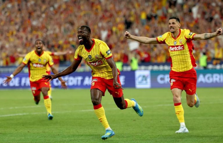Lens bate Nice e conquista a sua primeira Taça de França em futebol