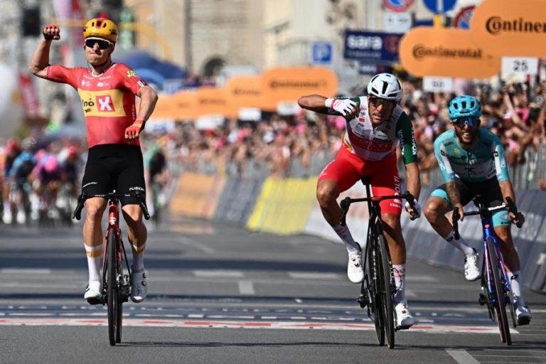 Giro: Dversnes vence 15.ª etapa, Vingegaard mantém liderança