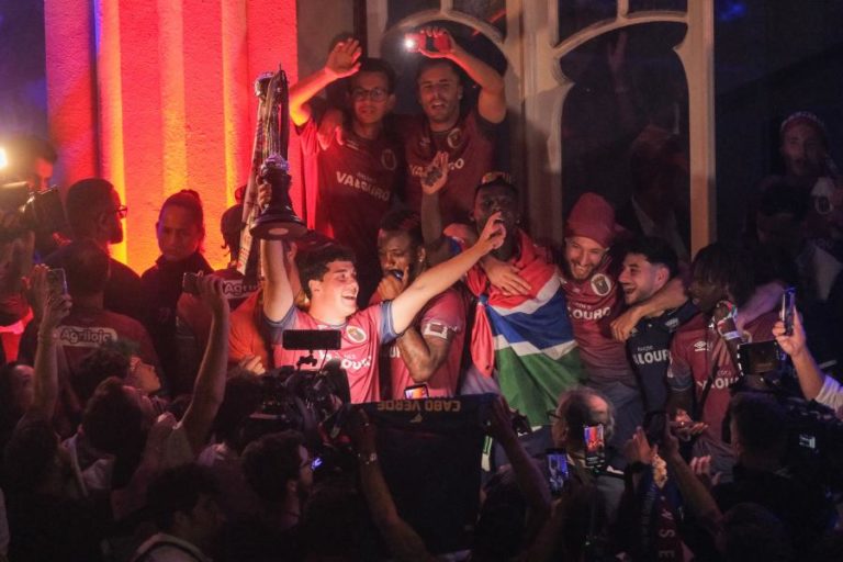 Taça de Portugal: Torreense junta-se com a taça aos festejos da vitória na cidade