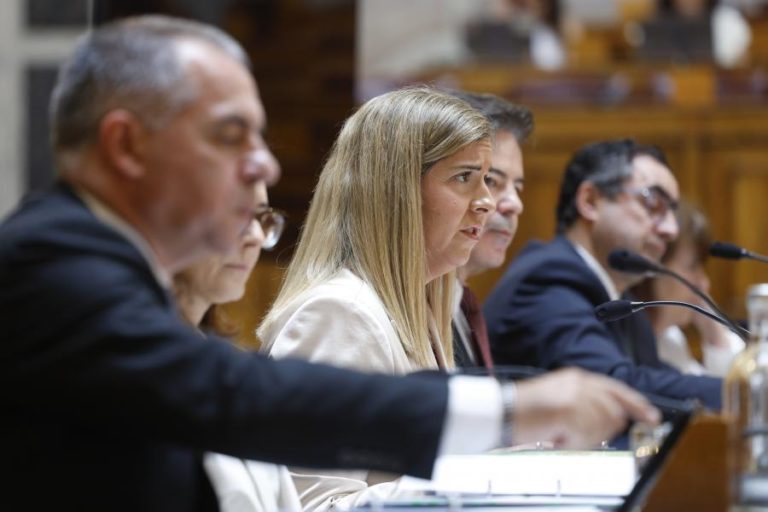 Governo está a rever modelo de apoio às artes em vigor desde 2021