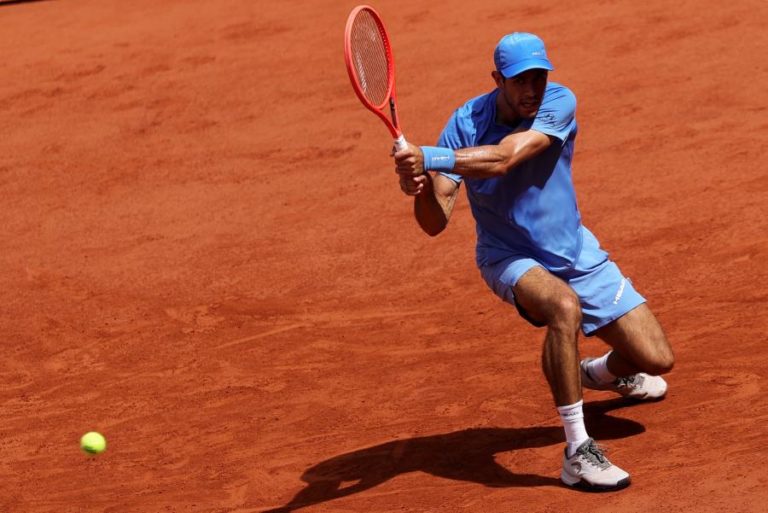Nuno Borges eliminado por Andrey Rublev na terceira ronda de Roland Garros