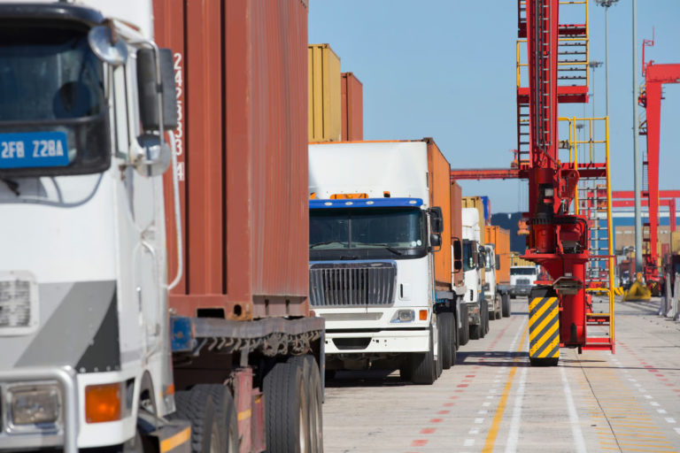 Canadá entre dependência dos EUA e dificuldades na diversificação das exportações
