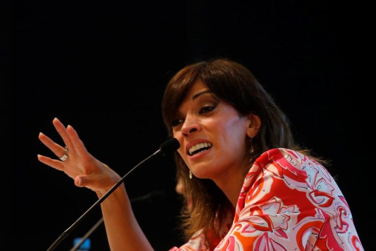 A escrita é uma “viagem inútil” sem qualquer função terapêutica – Camila Sosa Villada