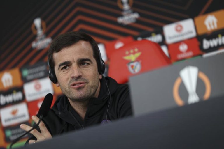 Espanhol Carles Martínez Novell é o novo treinador do Bayer Leverkusen