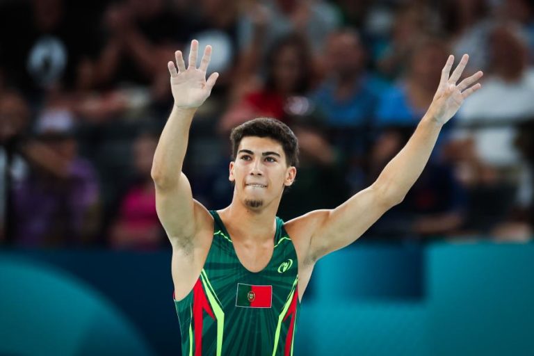Gabriel Albuquerque de prata na Taça do Mundo de trampolins de Arosa