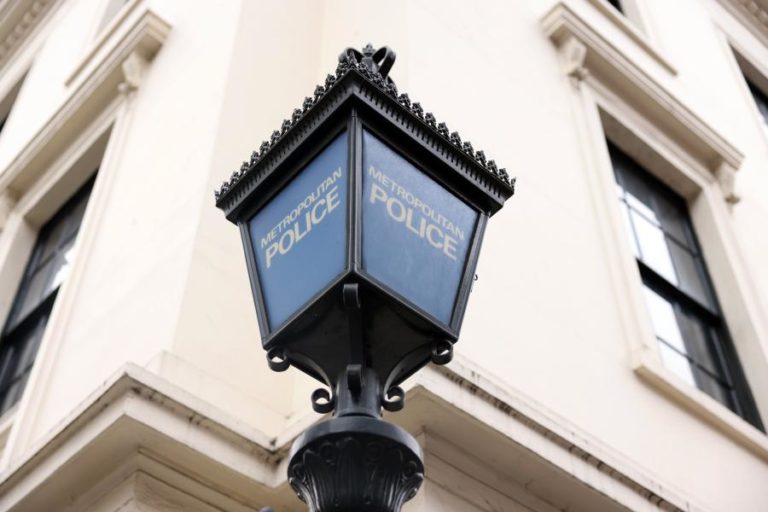 Polícia de Londres vai intensificar o uso de ‘drones’, reconhecimento facial e IA