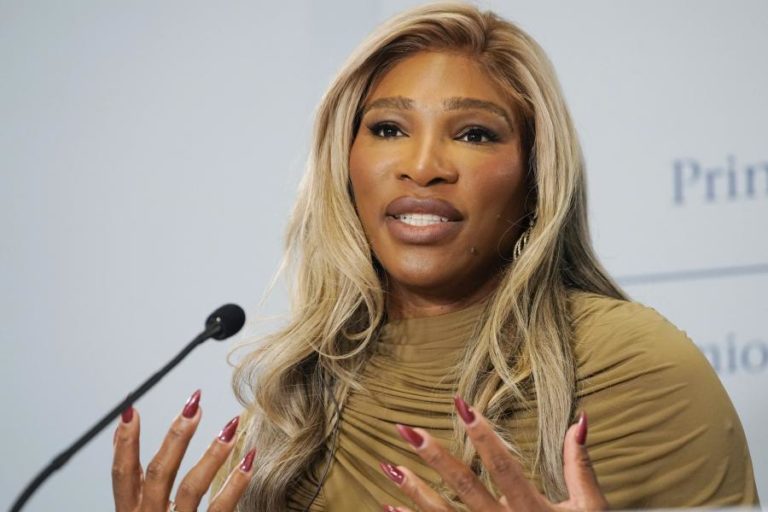 Serena Williams vai regressar ao ténis profissional para jogar pares em Queen’s