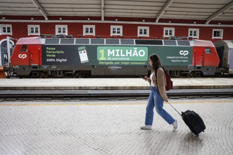 Passe ferroviário verde disponível na aplicação gov.pt