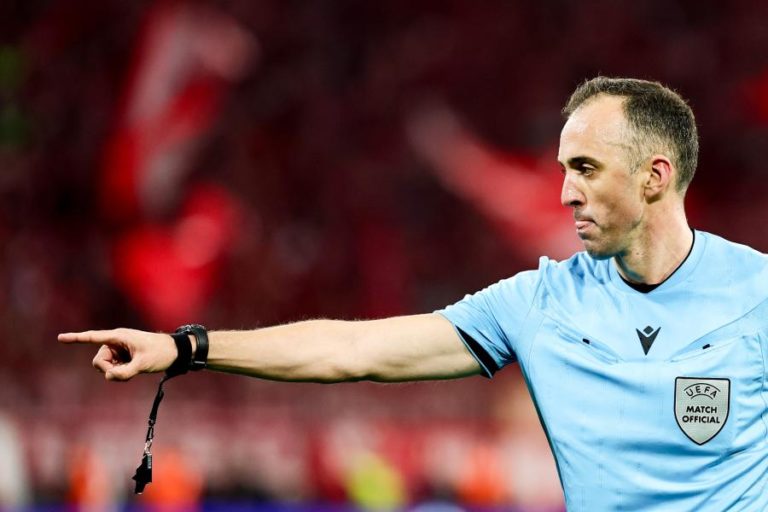 Pinheiro é o sexto português a apitar dois jogos numa fase final de um Mundial de futebol