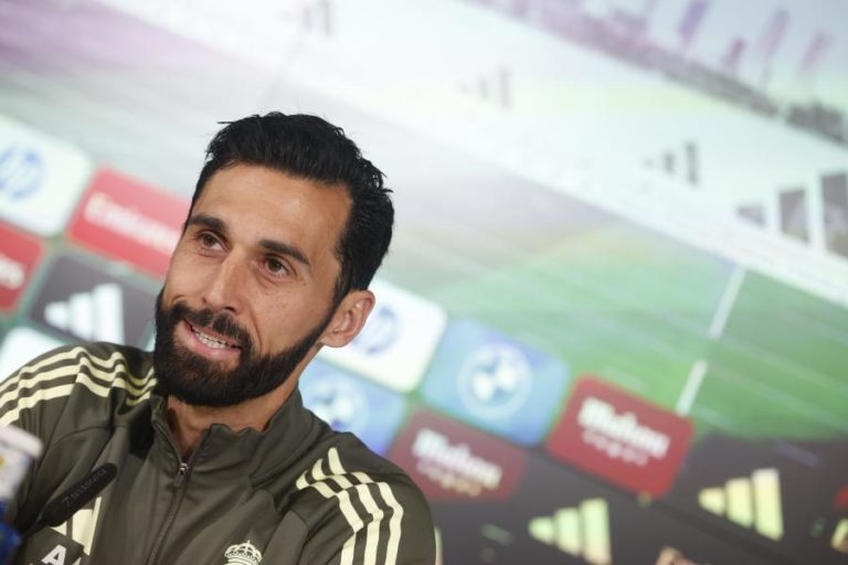 Real Madrid confirma saída do treinador Álvaro Arbeloa