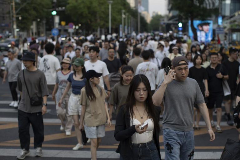 Indústria transformadora chinesa mantém expansão e supera previsões em maio