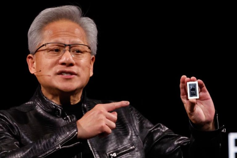 Universidades ligadas ao Exército chinês procuraram acesso a chips avançados da Nvidia — Bloomberg