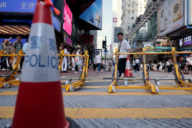 Hong Kong prende dona de livraria independente por “sedição”