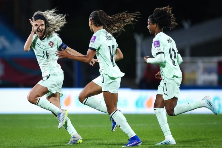 Portugal goleia Letónia e lidera Grupo B3 de apuramento para o Mundial feminino