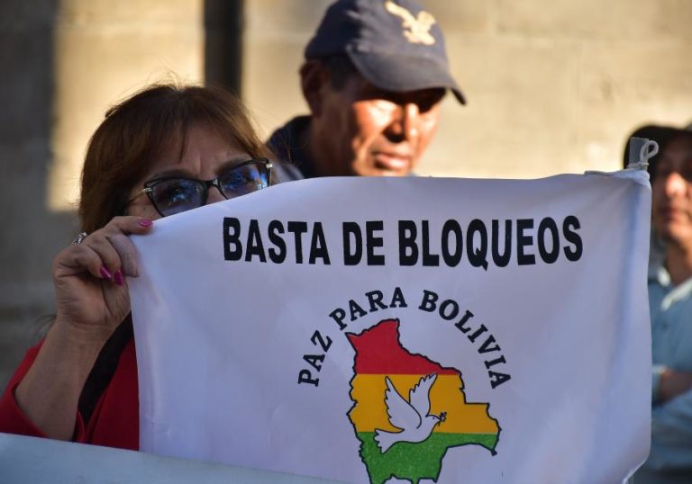 Presidente boliviano endurece discurso e autoriza intervenção militar