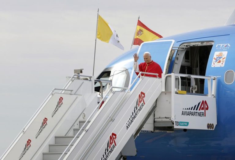 Leão XIV chega a Madrid para visita de sete dias
