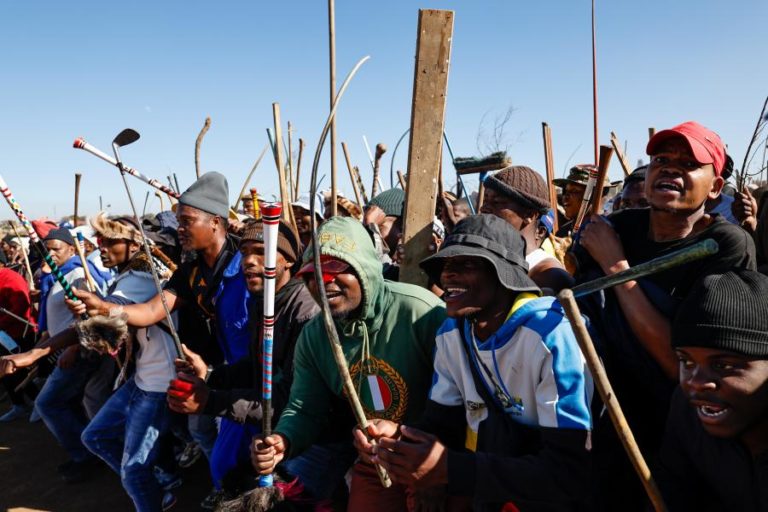 Zimbabué repatriou 74 cidadãos devido a violência xenófoba na África do Sul