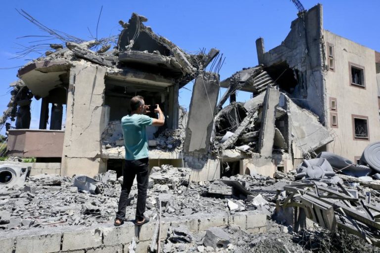 Israel bombardeia Beirute pela primeira vez após nova trégua