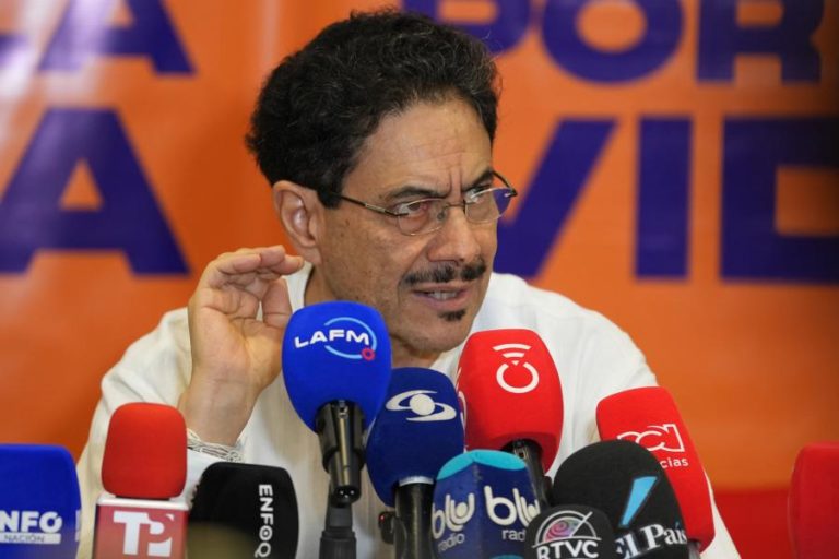 Candidato de esquerda às presidencias da Colômbia acusa rival de compra de votos