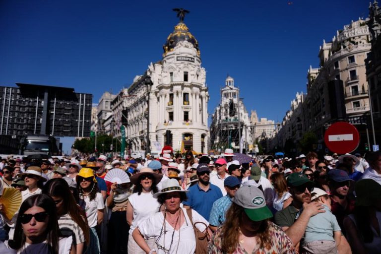 Mais de um milhão de pessoas em missa no centro de Madrid