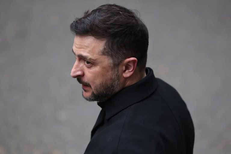 Presidente ucraniano conversou com enviados dos EUA para reativar negociações de paz