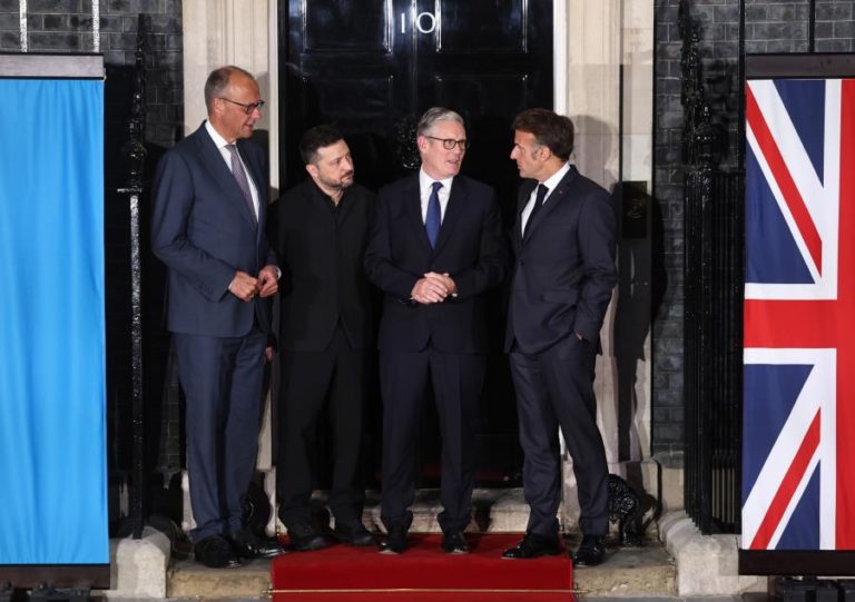 Paris, Londres e Berlim apoiam proposta de Zelensky de “diálogo direto” com Rússia