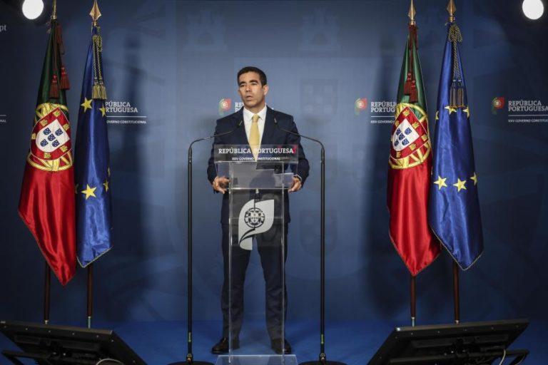 Governo admite necessidade de “aproximações” para aprovar PSU sem adiantar detalhes